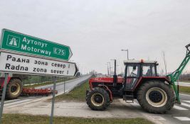 FOTO, VIDEO: Blokirani Futoški put i kružni tok na Rumenačkom putu, gužve u okolnim ulicama