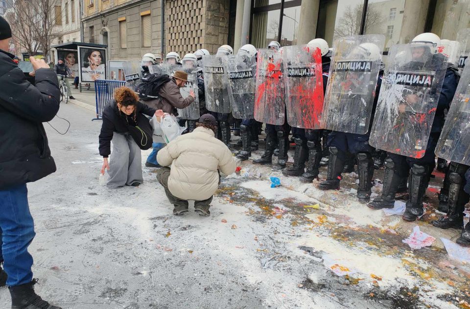 UŽIVO: Mićin izabran za gradonačelnika Novog Sada, opozicija ispred Skupštine