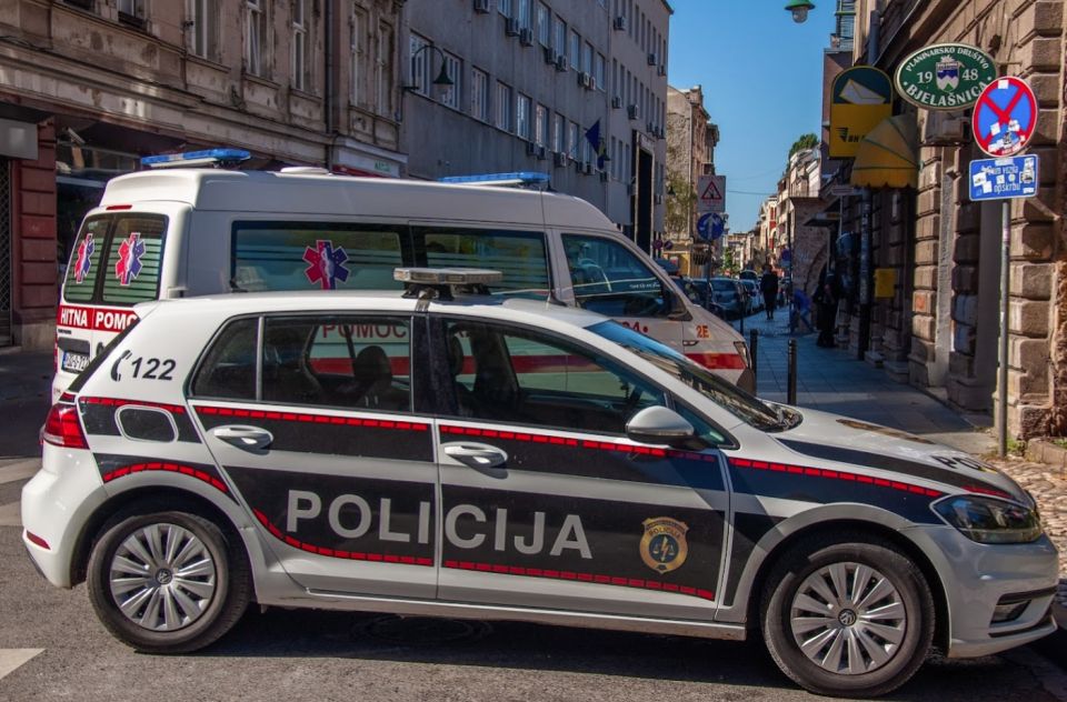 Dodikov savetnik u centru Trebinja potegao pištolj na biznismena Momčila Mandića