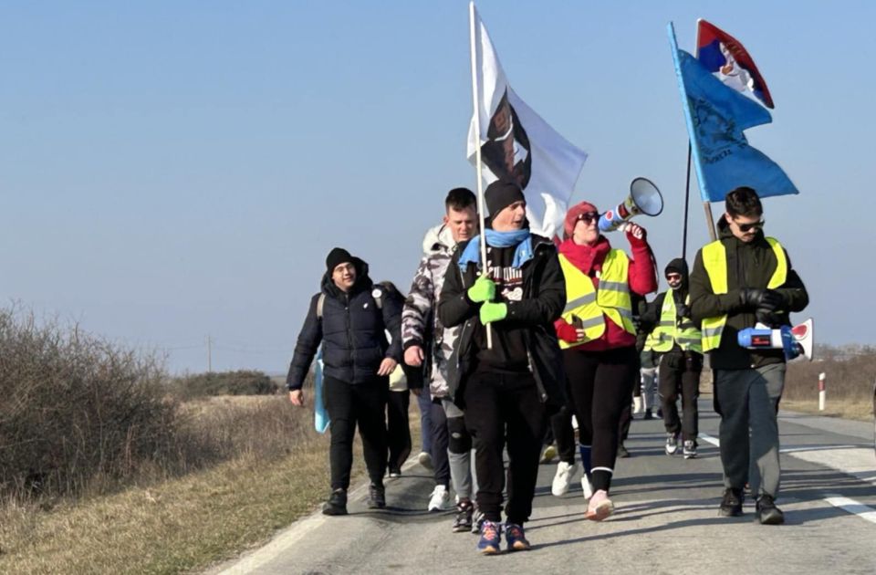 Studenti iz Zrenjanina nastavili protestni marš do Vršca