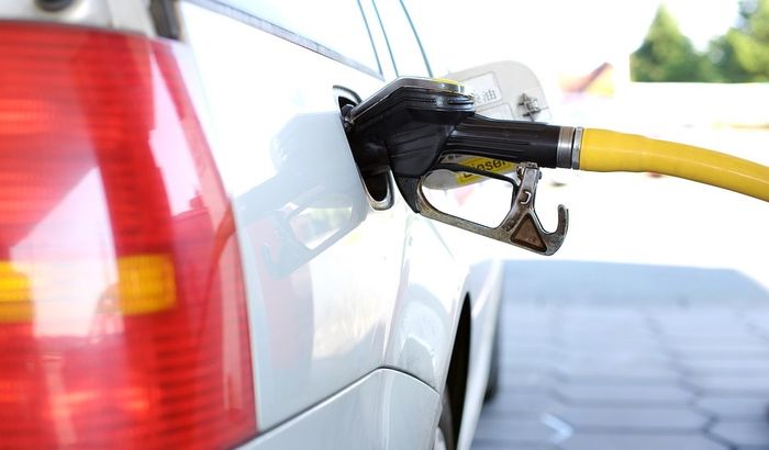 Očekuje se pojeftinjenje benzina, ali ne zna se kada