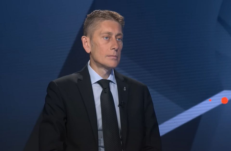 Martinović u neverici zbog Crnogorčević: Pa, crna Danice, s kim ćeš na Kosovo?