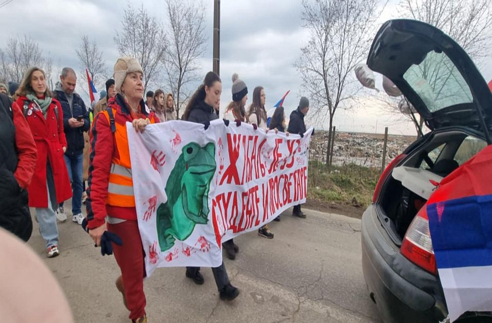 FOTO, VIDEO: Održan prvi protest u Gospođincima - zajedno u podršci studetskim zahtevima