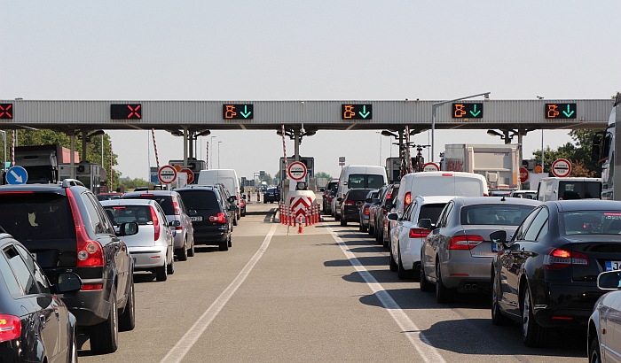 Rekordan broj vozila na autoputevima proteklog vikenda