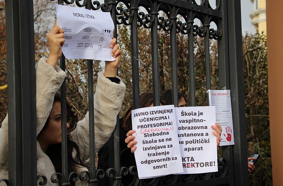 Zaposleni, učenici i roditelji Jovine gimnazije jedinstveni: Traže smenu direktora te škole