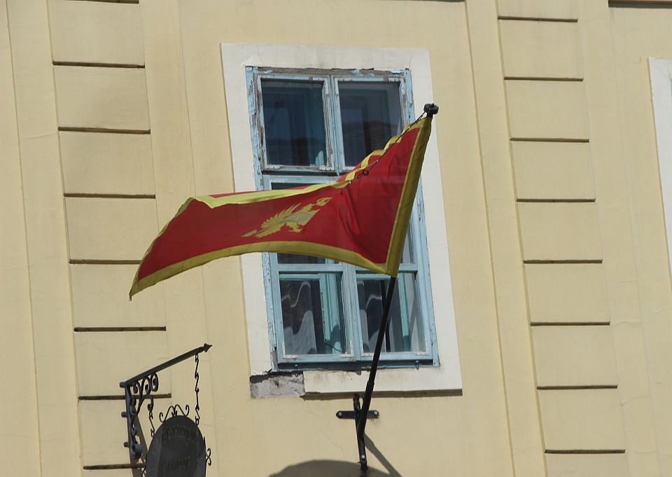 Na sednici crnogorskog parlamenta na Cetinju umalo došlo do fizičkog obračuna