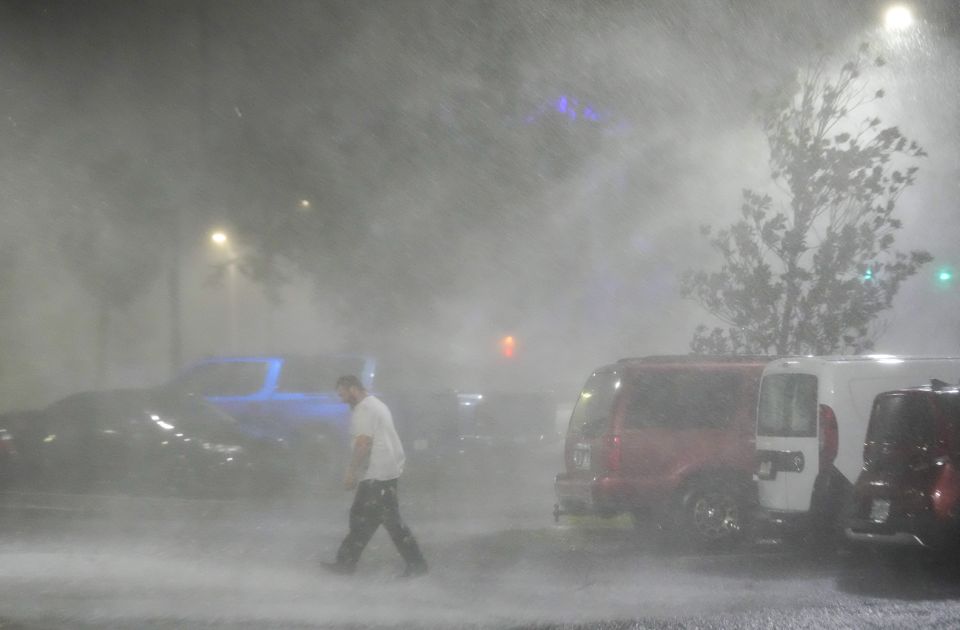 VIDEO: Uragan Milton, najjači u poslednjih sto godina, pustoši Floridu - ima mrtvih