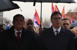 Nemački stručnjak: Vučić i Dodik se nadigravaju ko je veći Srbin, pridružio bi im se i Mandić 