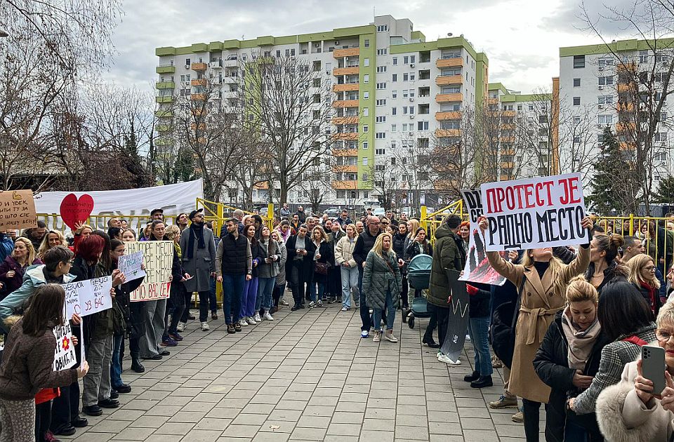 Šta smo sve mogli da čujemo na skupovima ispred škola u Novom Sadu: "Borba na koju smo prinuđeni"