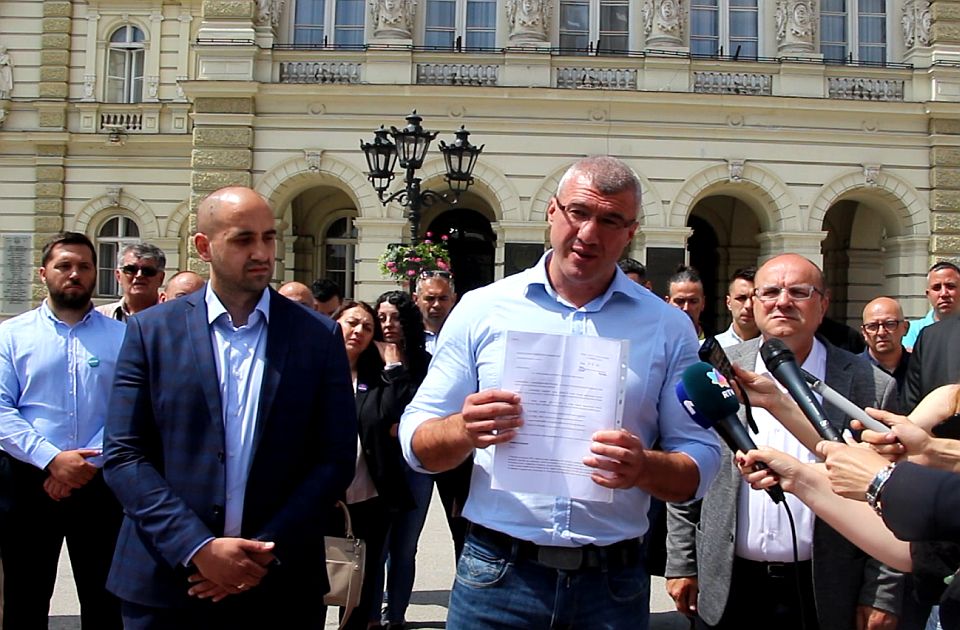 Krivična prijava zbog kupovine glasova za SNS u Novom Sadu: "Raspad koalicije oko naprednjaka"