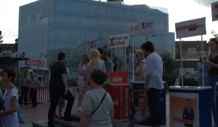 Večeras okupljanje na Pozorišnom trgu za očuvanje zelenila u Novom Sadu