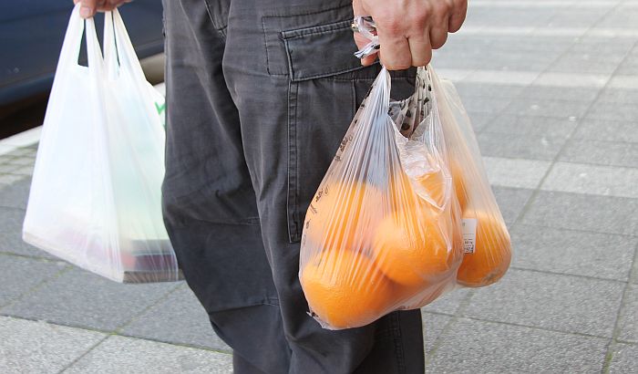 Stručnjaci za ambalažu sa Tehnološkog fakulteta predlažu da imamo tri vrste kesa u upotrebi