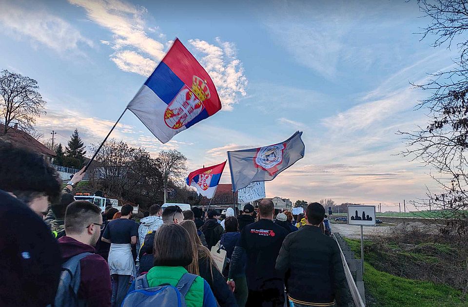 UŽIVO VIDEO: Studenti u Sremskim Karlovcima, u Novom Sadu oko 20h