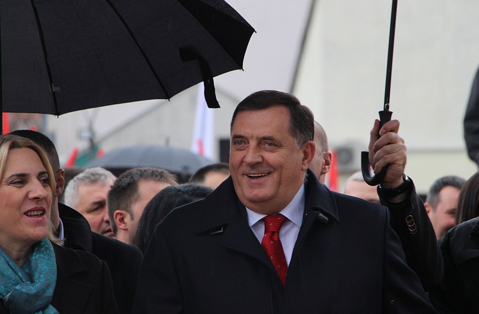 Dodik: Sve probleme u BiH stvorili su međunarodni službenici; Ambasada SAD: Dodik je sam kriv