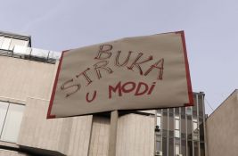 VIDEO: Protest ispred Ministarstva prosvete - roditelji mu okrenuli leđa, prave buku i skandiraju