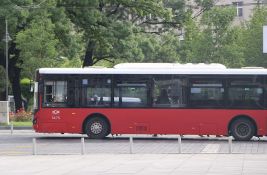 GSP Beograd: Paniku među putnicima izazvalo pucanje freonskog creva na klima uređaju u autobusu 95 