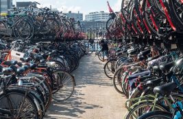 Novi Sad dobija prvi spratni parking za bicikle: Ugovorena izgradnja vredna pet miliona dinara