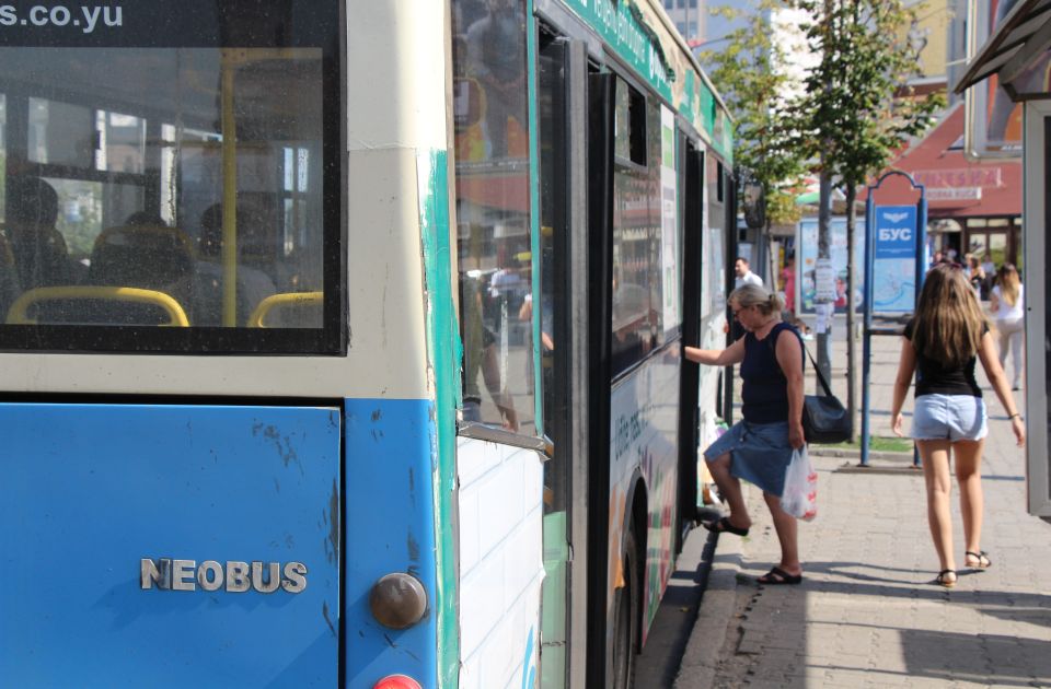 Novi Sad traži firmu koja će održavati info-displeje na autobuskim stanicama