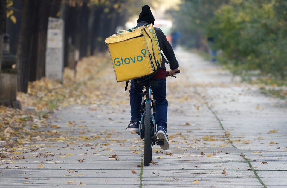 Dostavljači hrane često bez prava na minimalac i godišnji: Kako urediti ovu oblast?