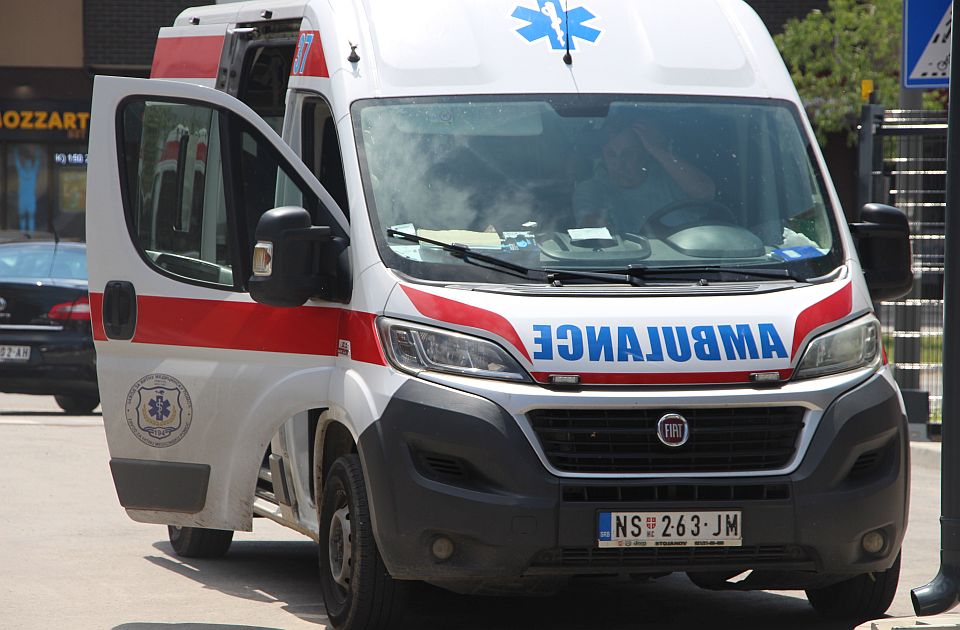 Mnogo posla za Hitnu pomoć u Novom Sadu: Vozači izletali sa puta