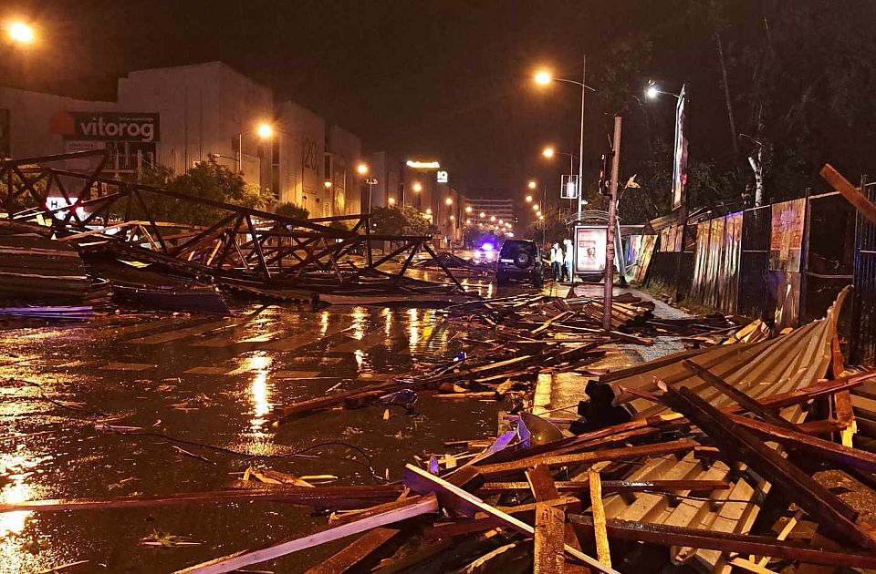 FOTO, VIDEO: Vatrogasci spasavali pet osoba, velika šteta od nevremena širom Novog Sada