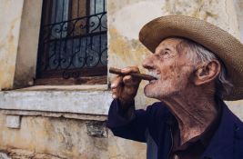 Iako su strastveni pušači, a vole i da popiju: Španci na putu da postanu najdugovečniji narod Evrope