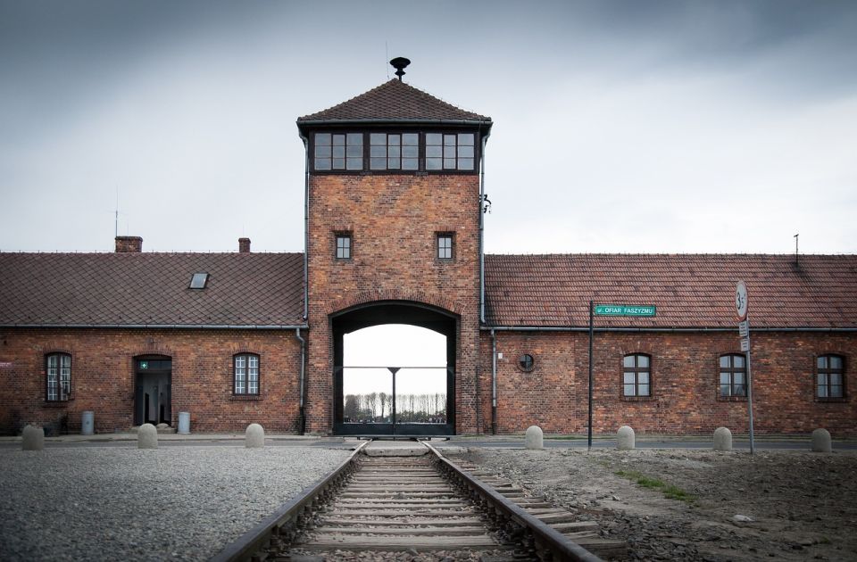Nemački sud osudio 95-ogodišnju ženu na zatvor zbog negiranja Holokausta: "Aušvic bio radni logor" 