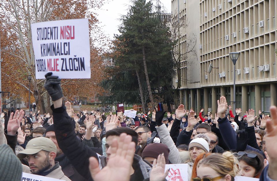 Novosadski studenti pozivaju na paljenje badnjaka: Obeležavanje u krugu 