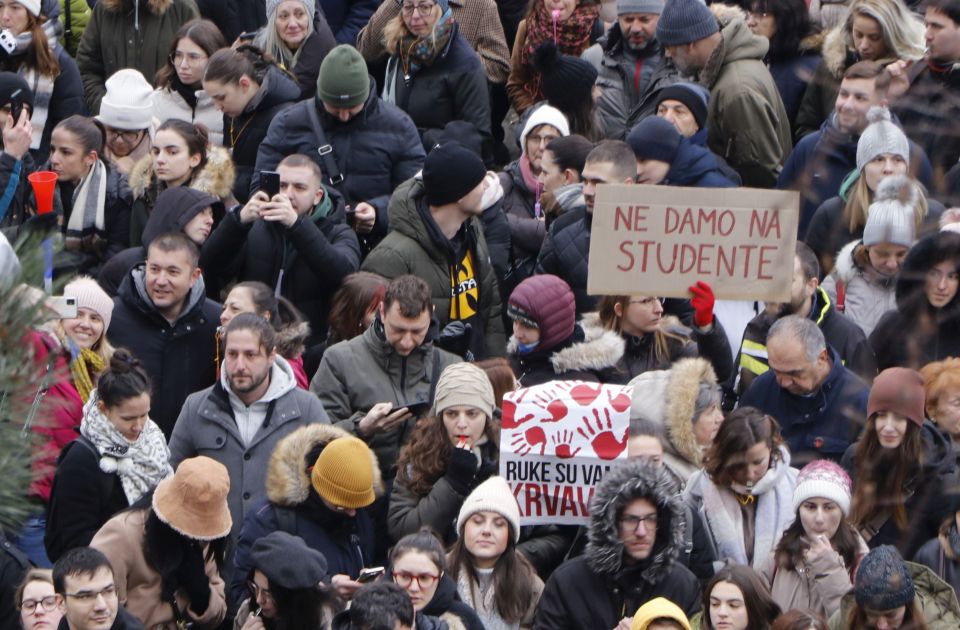 Profesori danas na više sati blokiraju raskrsnicu kod kampusa: Zbog napada na građane u Beogradu