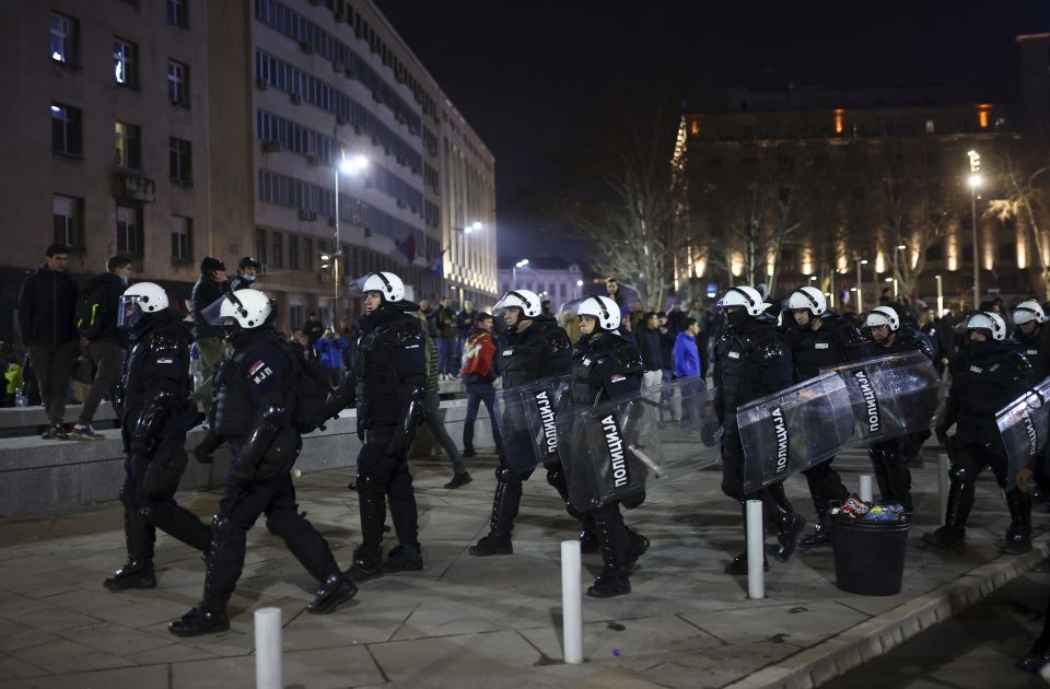 Pripadnik Žandarmerije: Više "zvučnih topova" bilo raspoređeno tokom protesta u Beogradu