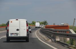 Vozila na Batrovcima čekaju pola sata, popodne se očekuju veće gužve na putevima