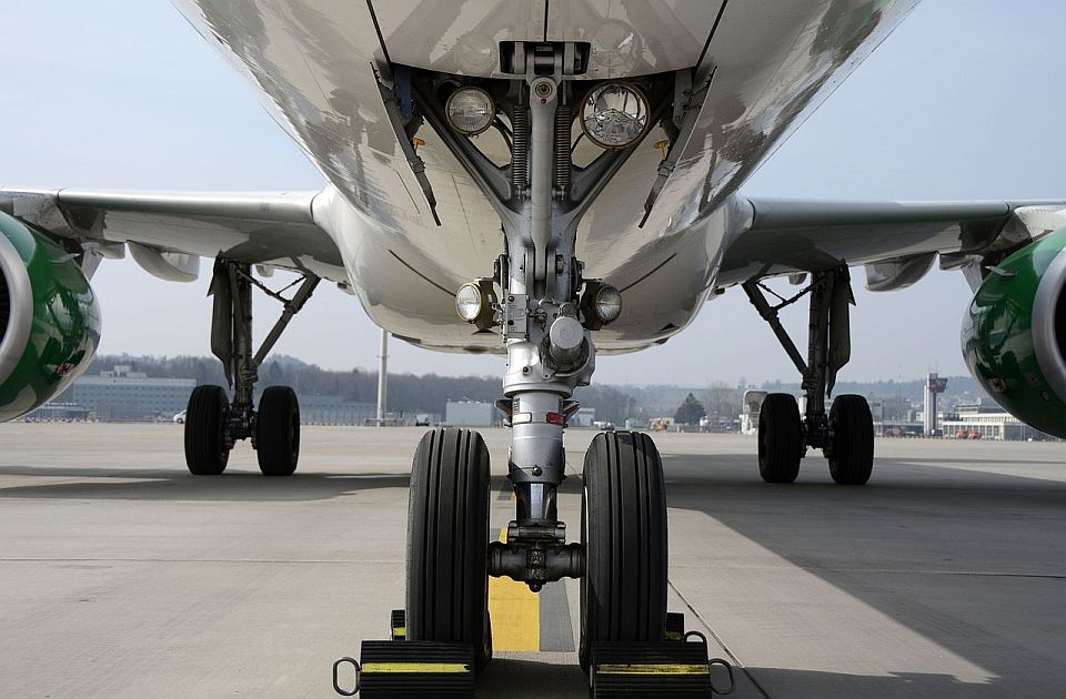 Boing na letu za Rio de Žaneiro vratio se na aerodrom u Amsterdamu zbog tehničkih problema