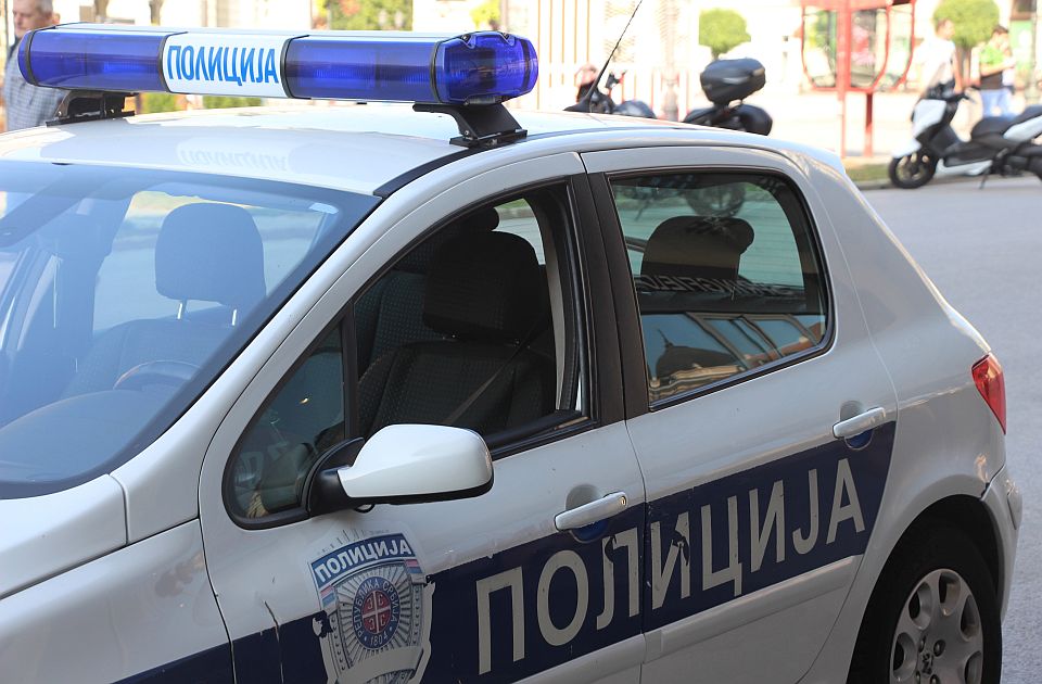 Uhapšen zbog nesreće u Sremskoj Mitrovici: Gliserom vukao povređenog muškarca 