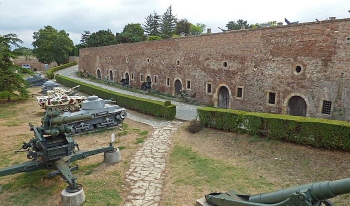 Dete povređeno ispred Vojnog muzeja na Kalemegdanu