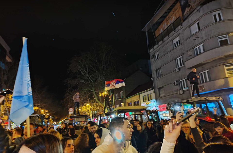 VIDEO: Završen veliki protest Novosađana posle prebijanja studenata