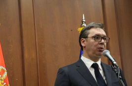 Privedena dvojica muškaraca: Na društvenim mrežama pozivali na svrgavanje Vučića