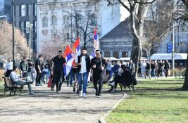 VIDEO: Funkcioneri SNS-a napali građane koji su šetali kroz Pionirski park