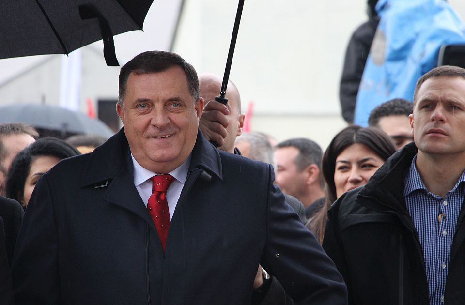 Dodik ubeđen da će policija Republike Srpske ući u sukob u slučaju pokušaja hapšenja