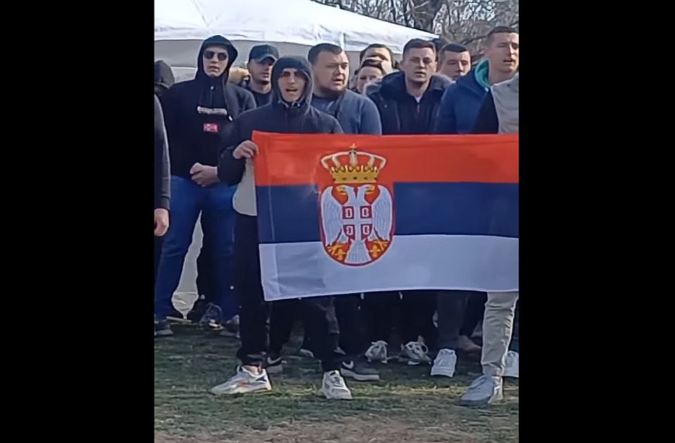 VIDEO: Studenti 2.0 u "Ćacilendu" ne mogu da se dogovore kako da pevaju himnu