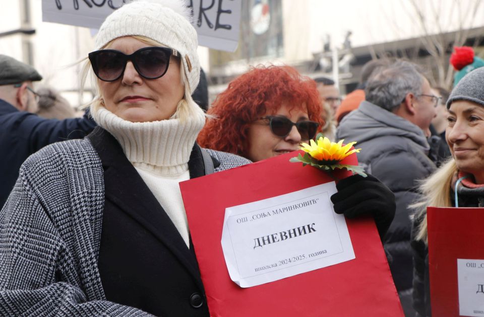 Papir trpi sve, prosveta ne: Danas protest ispred školske uprave u Novom Sadu