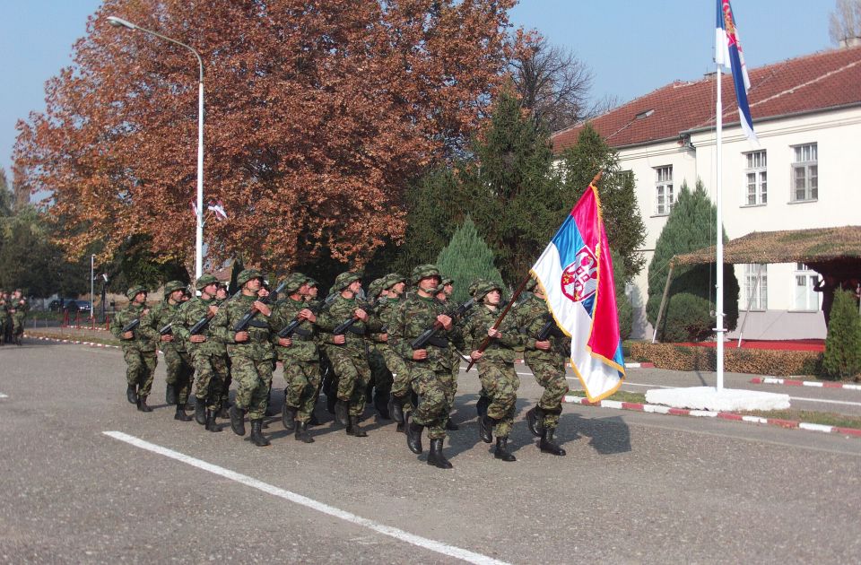 Obavezni vojni rok: "Pumpanje nacionalnih mišića" usred političke krize zbog Kosova i Rio Tinta