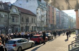 FOTO, VIDEO: Studenti u protestnoj šetnji do Skupštine Vojvodine, žandarmerija zauzima pozicije