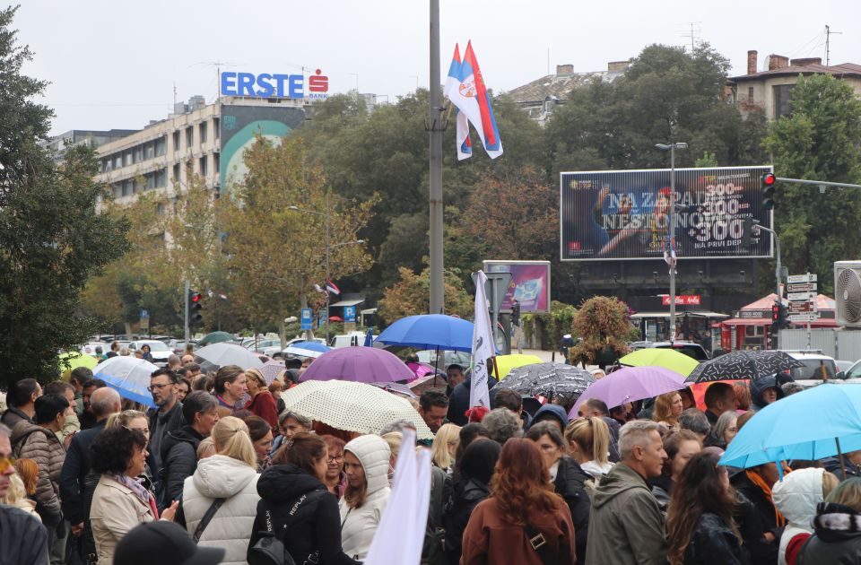 FOTO Šta su rekli prosvetari na "javnom času" u Novom Sadu: Nasilje u školama se mora zaustaviti