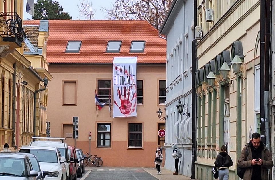 Maturanti škole "Bogdan Šuput" podržali studente: Raspored - ponedeljak empatija, utorak moral...