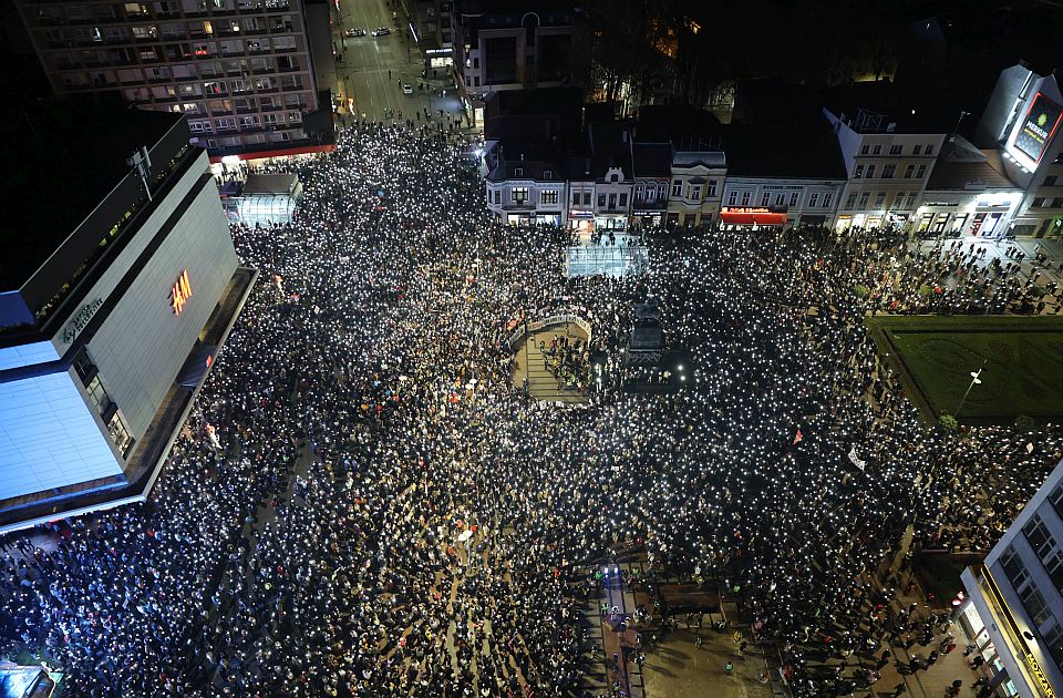 Nišlije preplavile centralni gradski trg i pozvale sve na generalni štrajk 