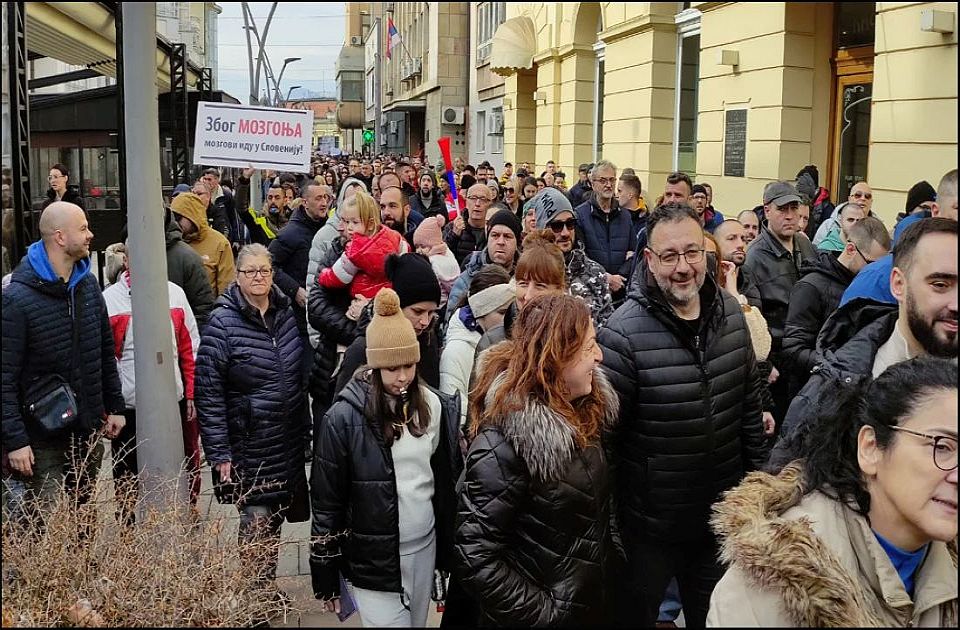 Više hiljada studenata, maturanata i građana protestovalo u Čačku