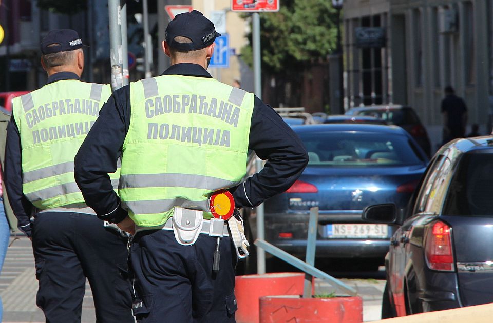 Saobraćajna policija zadržala četvoro vozača: Jedan imao više od dva promila alkohola u organizmu