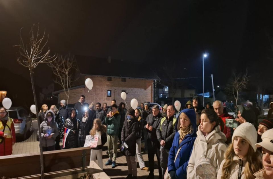 FOTO, VIDEO Šetnja podrške studentima na Sajlovu: Ustalo je Sajlovo i "pumpa"