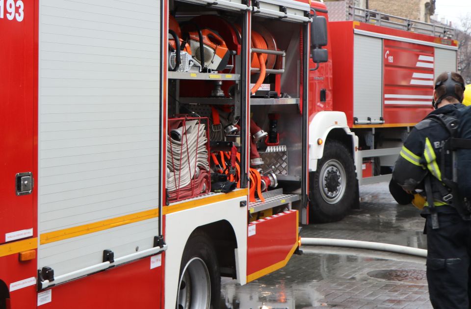 Požar u zgradi starog Juhora u Jagodini, stambeni objekti nisu ugroženi