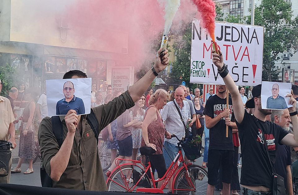 FOTO, VIDEO: Pogledajte kako je izgledao protest u Novom Sadu - podsećanje na 22 femicida